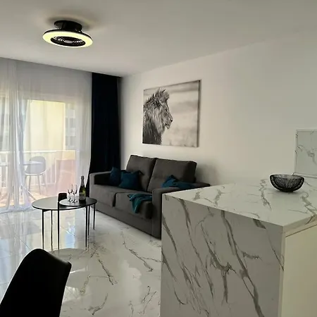 Natalia With Pool & Private Patio *