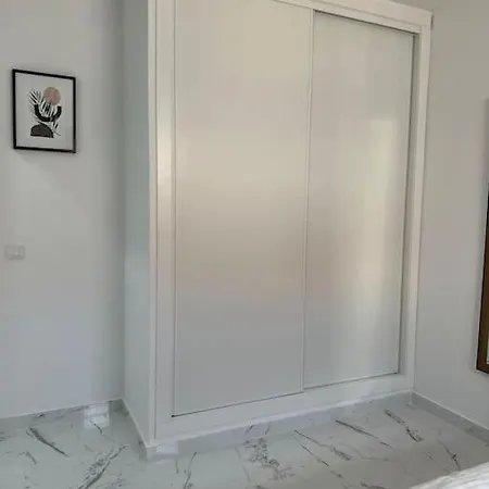 דירה Natalia Apartment With Pool & Private Patio